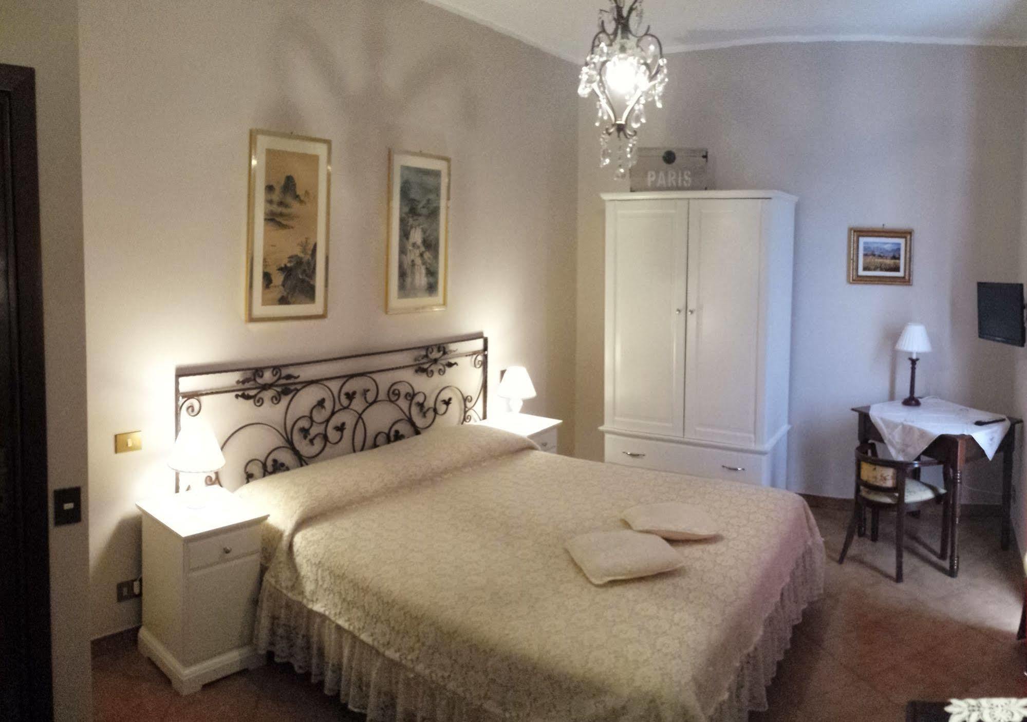 Bed and Breakfast Al Vecchio Olivo Фраскати Экстерьер фото